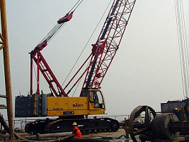 Гусеничный кран SANY SCC750HD